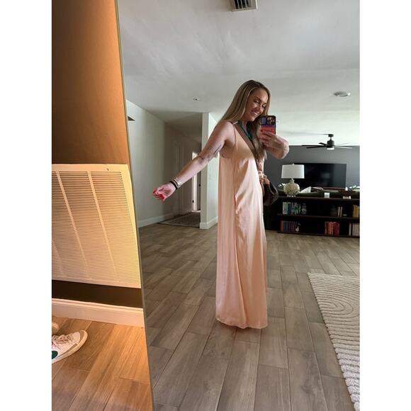 ROSETTA GETTY Peach Satin Sleeveless Scoop Neck Twist Back Shift Dress Size 10 - Picture 13 of 16